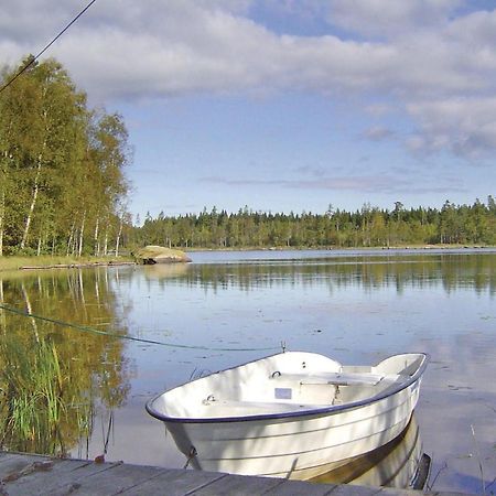 3 Bedroom Amazing Home In Lnsboda Falsehult Esterno foto
