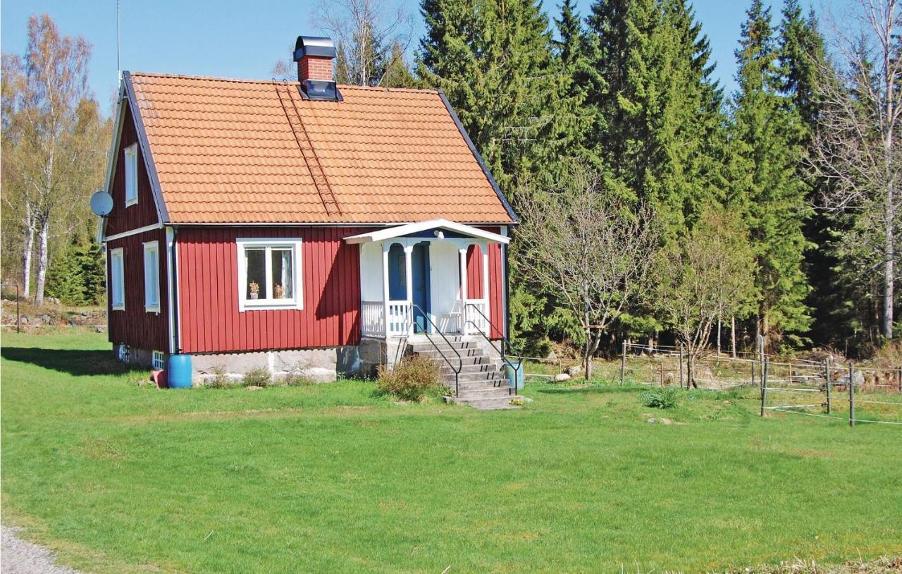 3 Bedroom Amazing Home In Lnsboda Falsehult Esterno foto