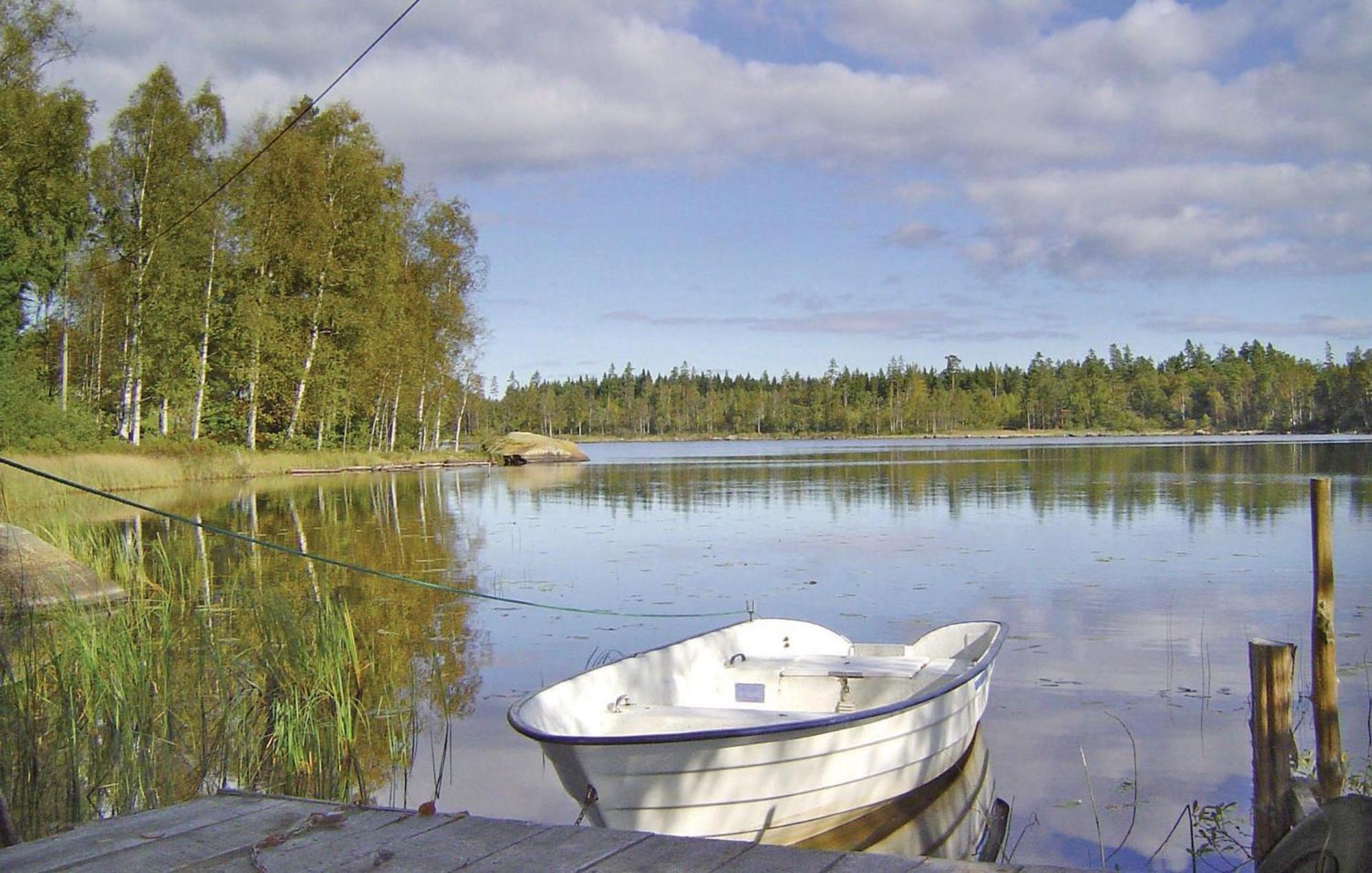 3 Bedroom Amazing Home In Lnsboda Falsehult Esterno foto