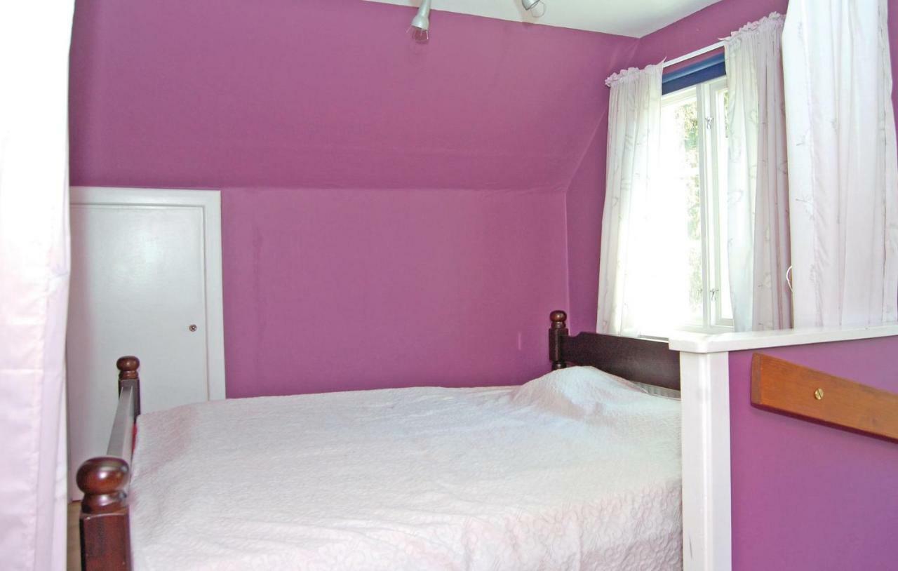 3 Bedroom Amazing Home In Lnsboda Falsehult Esterno foto
