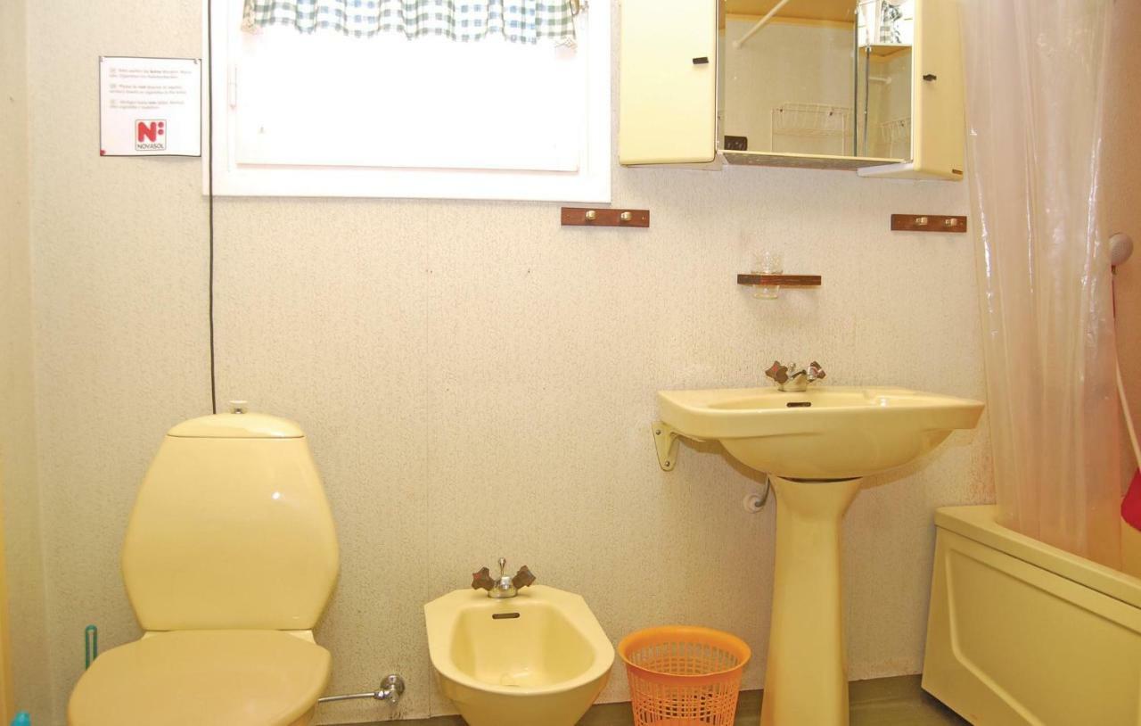3 Bedroom Amazing Home In Lnsboda Falsehult Esterno foto